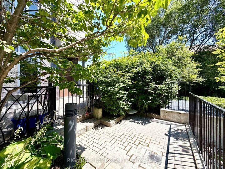 Property Photo: 15 Valhalla Inn N/A 1 ON M9B 0B3