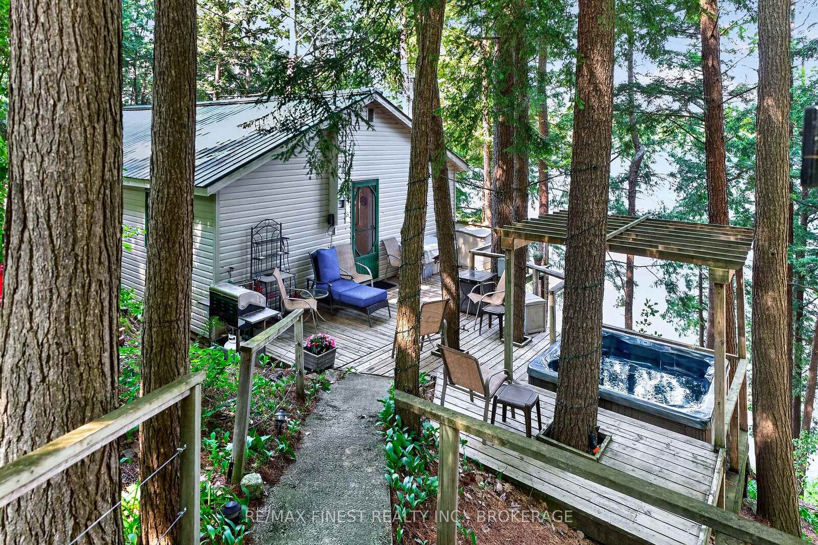 Property Photo:  701 Davern Lane  ON K0H 2B0 