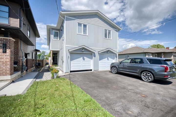 Property Photo: 641 Clare Avenue ON L3C 3B9
