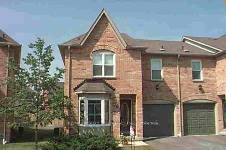 Property Photo: 5865 Dalebrook Crescent 13B ON L5M 5X1