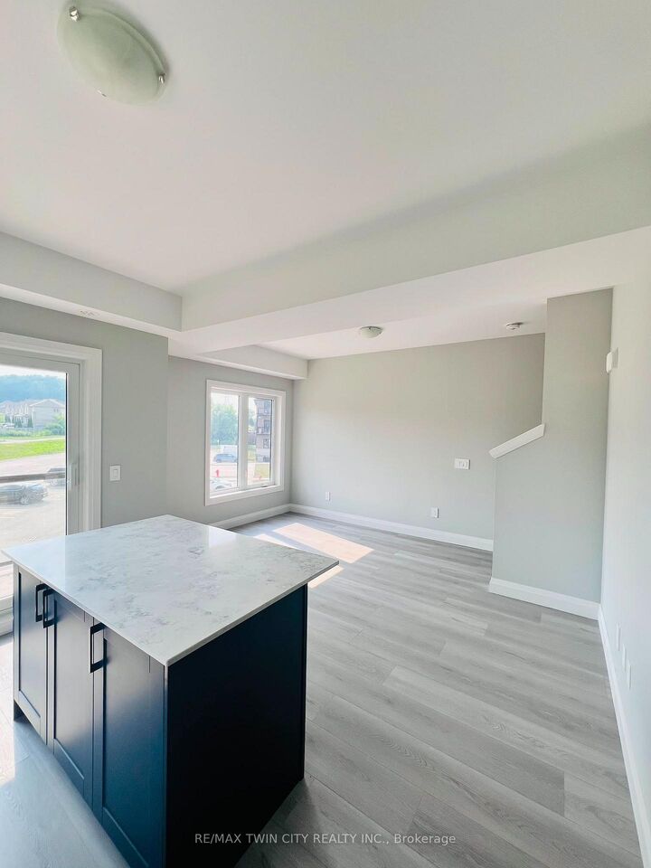 Property Photo: 10 South Creek Drive 3 ON N2P 2R3