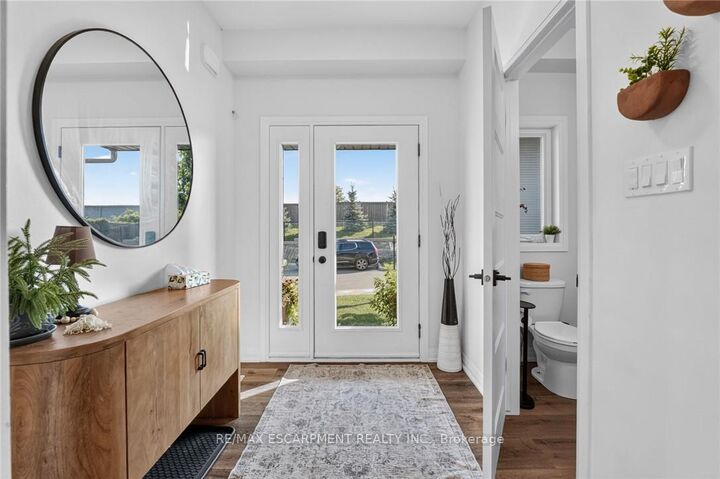 Property Photo:  6 Jayla Lane  ON L0R 2A0 