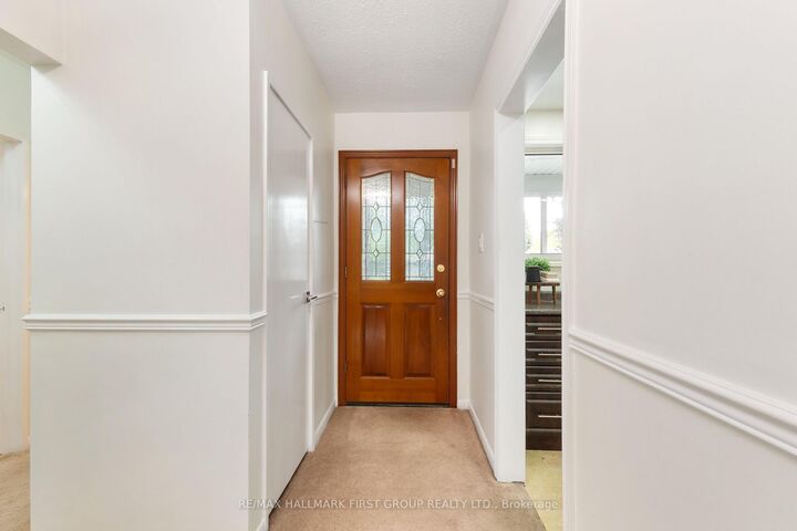 Property Photo: 945 Donovan Crescent ON L1N 3G4
