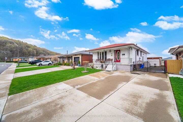 31 Summercrest Drive — photo 1