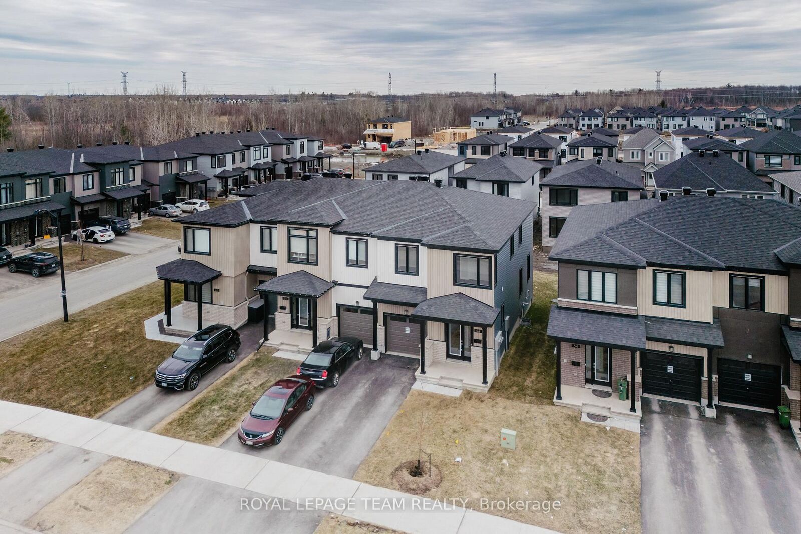 Property Photo: 56 Chemin De Jargeau Road ON K1W 0S7