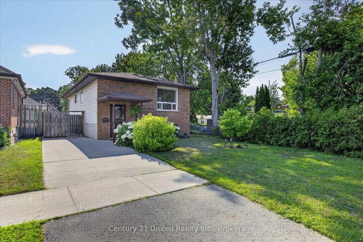 Property Photo: 71 Pine Street ON K9J 5A6
