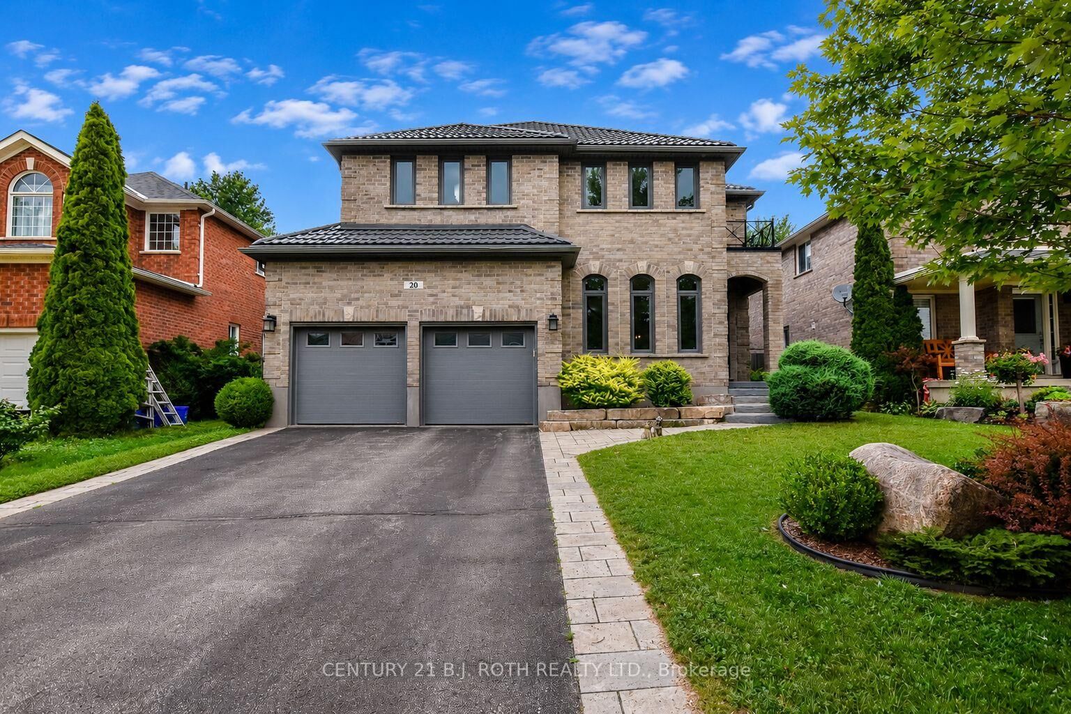 Property Photo: 20 Falcon Crescent ON L4N 0Y9