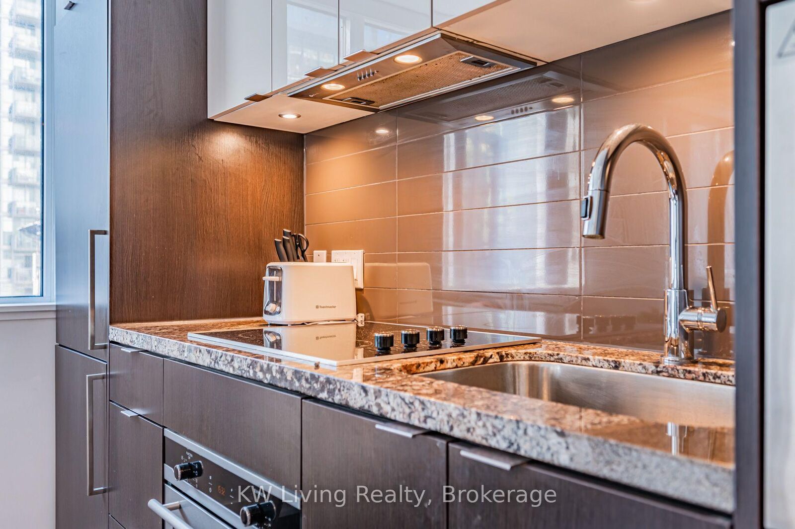 Property Photo: 115 Blue Jays Way 819 ON M5V 0N4