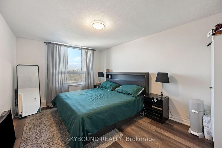 Property Photo: 15 La Rose Avenue 1510 ON M9P 1A7
