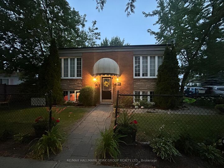 948 Lake Drive E — photo 1