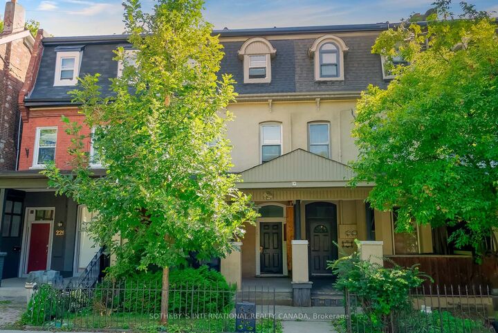 Property Photo: 227 Beverley Street 0 ON M5T 1Z4