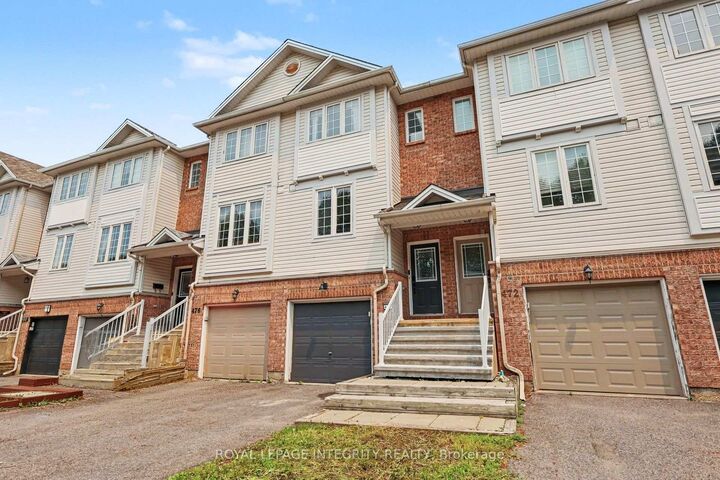 Property Photo: 474 Seyton Drive ON K2H 1G2