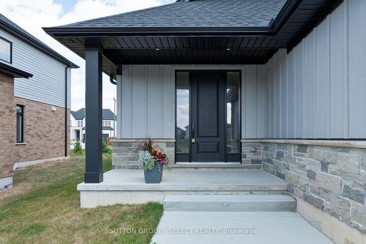Property Photo: 16 Kelly Drive ON N0M 2M0