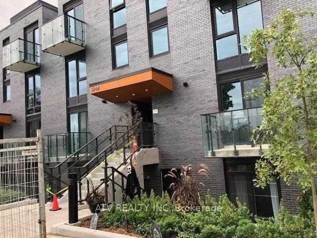 10 Brin Drive Th17 — photo 1