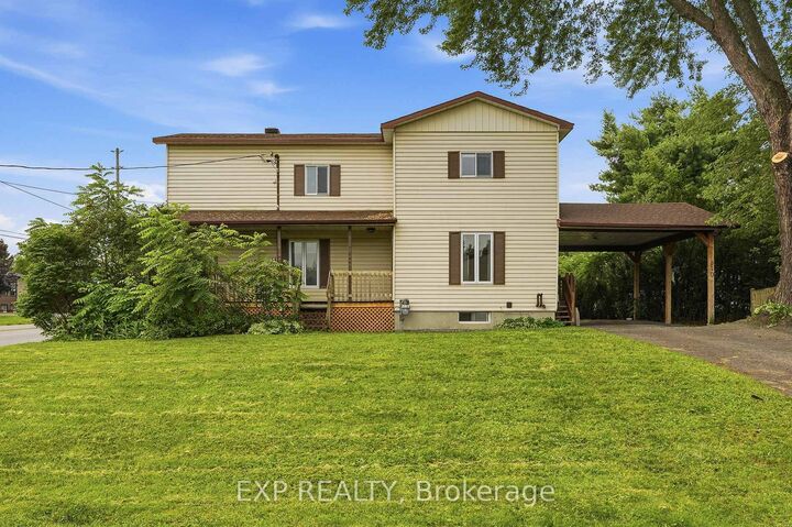 Property Photo:  810 Caron Street  ON K4K 1G4 