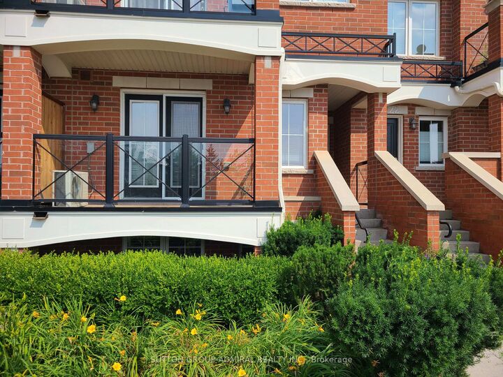 Property Photo: 15 Hays Boulevard 19 ON L6H 0H8