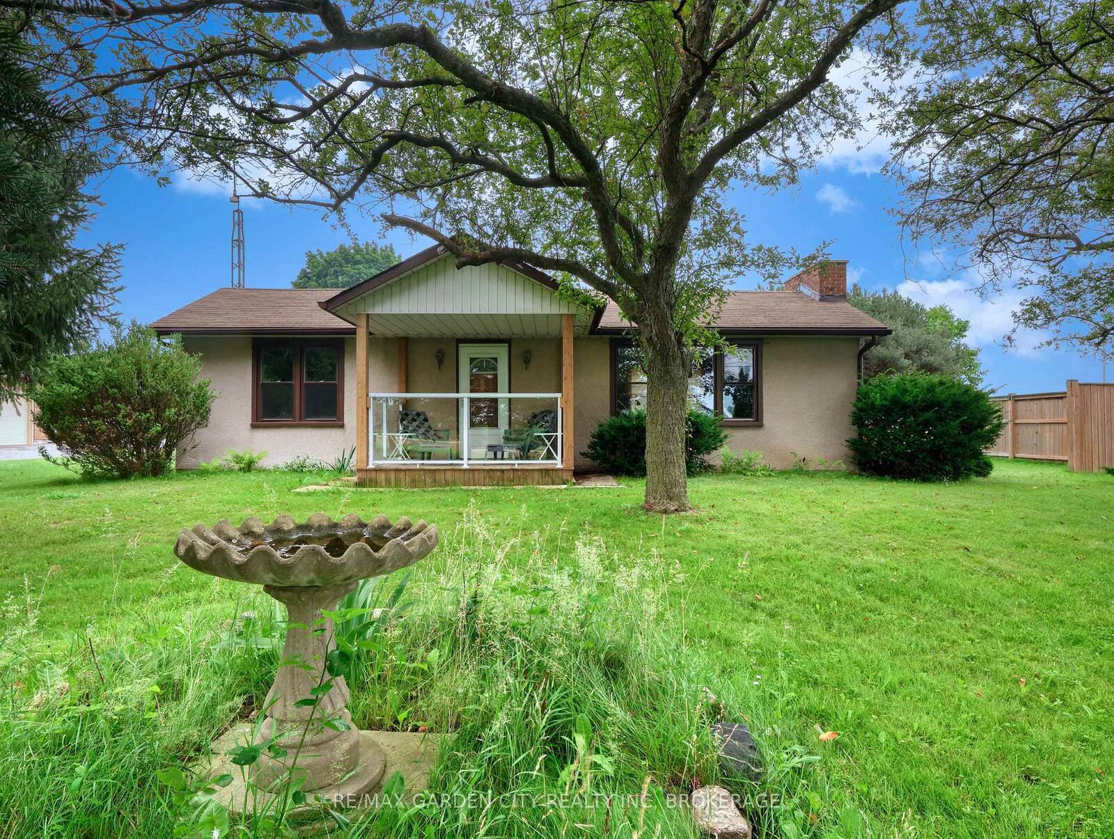 Property Photo: 1408 Fifth Street ON L2R 6P9