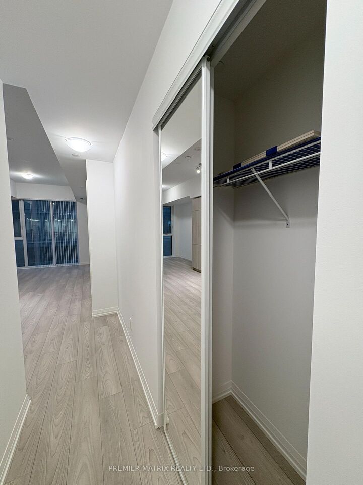 Photo de la propriété: 400 King Street W 720 ON M5V 1K2