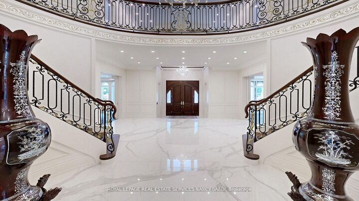 Property Photo: 8 High Point Road ON M3B 2A4