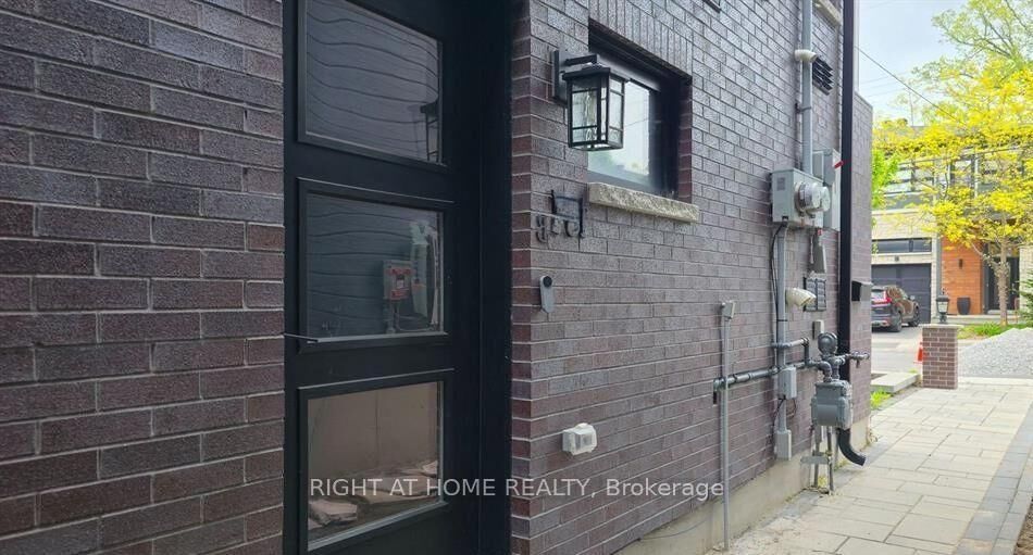 Property Photo:  185 Carleton Avenue B  ON K1Y 0J5 