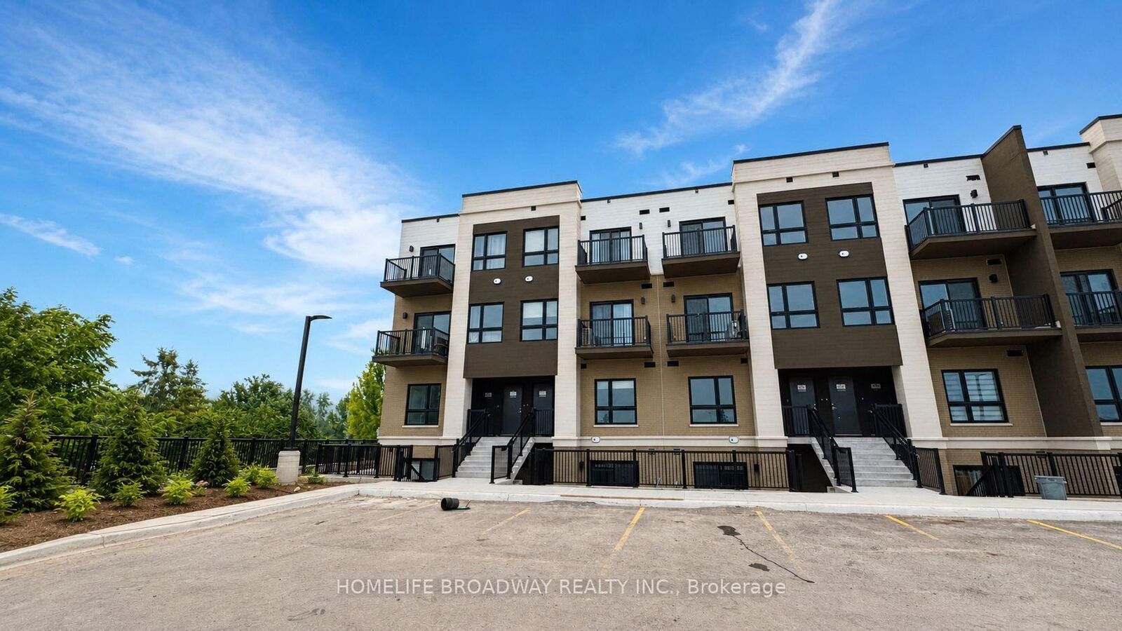 Property Photo:  25 Palace Street P9  ON N2E 0L3 