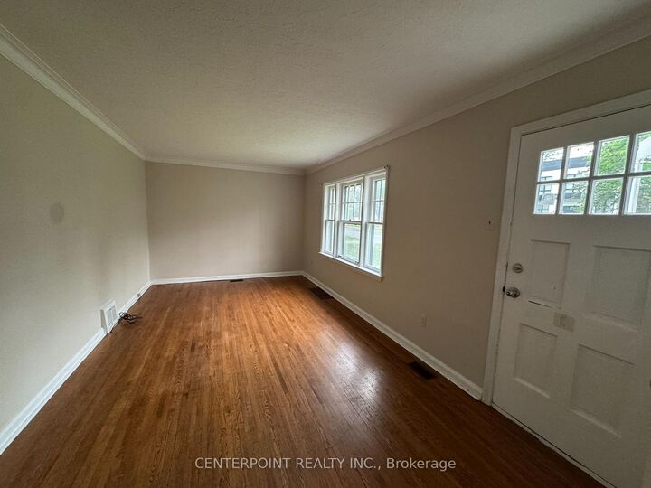 Property Photo:  27 Grantbrook Street  ON M2R 2E6 