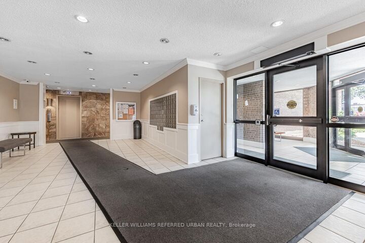 Property Photo:  3025 Queen Frederica Drive 1007  ON L4Y 3A1 