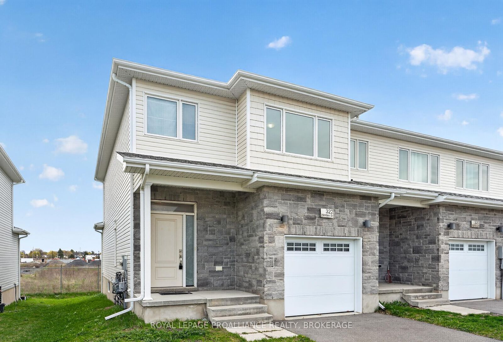 Property Photo: 322 Holden Street ON K7P 0M4