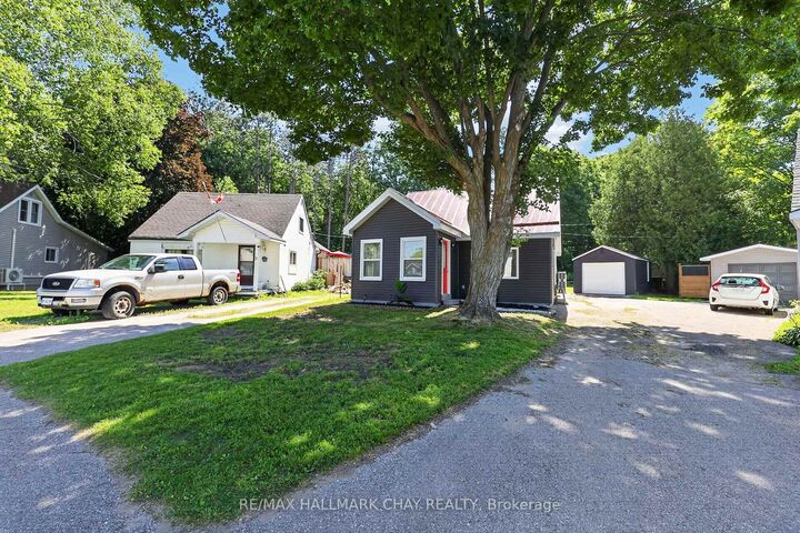 Property Photo: 7 Victory Crescent ON L9M 1B6