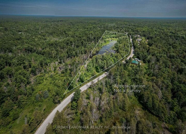 26 Centre Millbridge Road — photo 1