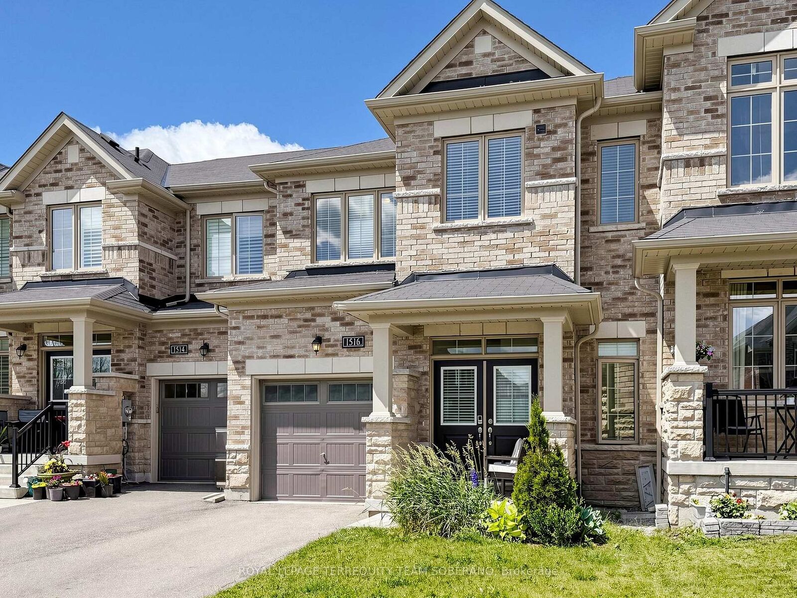 Property Photo: 1516 Farrow Crescent ON L9S 0L6