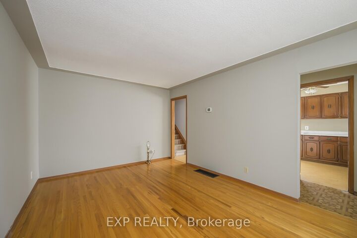 Property Photo:  289 Fairhaven Circle  ON N5W 1E4 