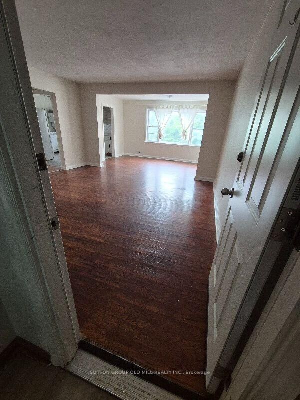 Property Photo: 2355 Lakeshore Road W 2 ON L6L 1H4