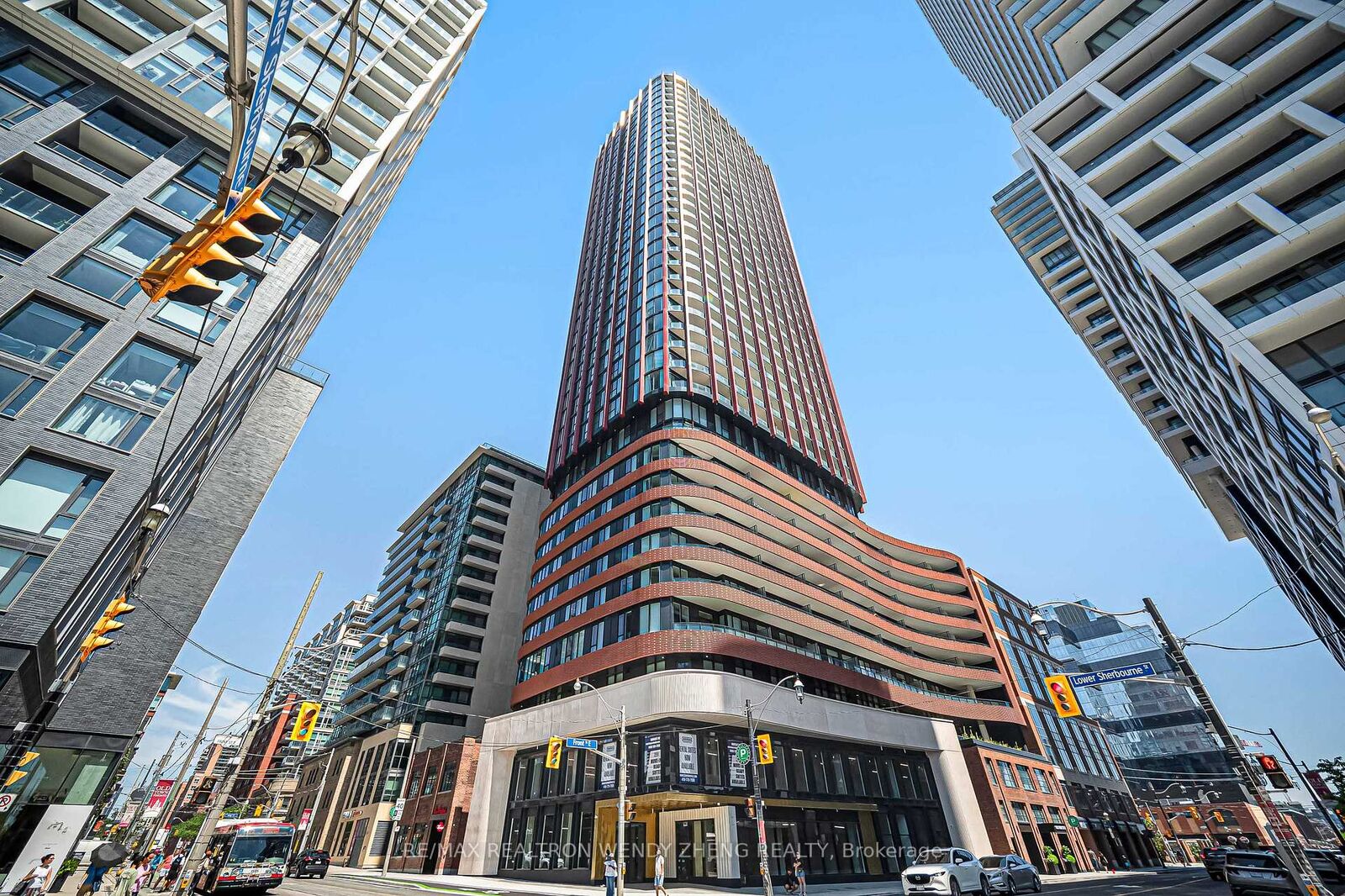 Property Photo:  180 Front Street E  ON M5A 0A9 