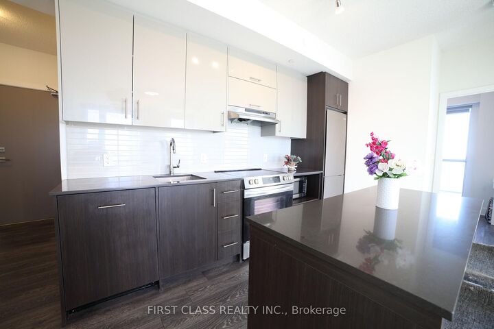 Property Photo:  188 Fairview Mall Drive 1511  ON M2J 4T1 