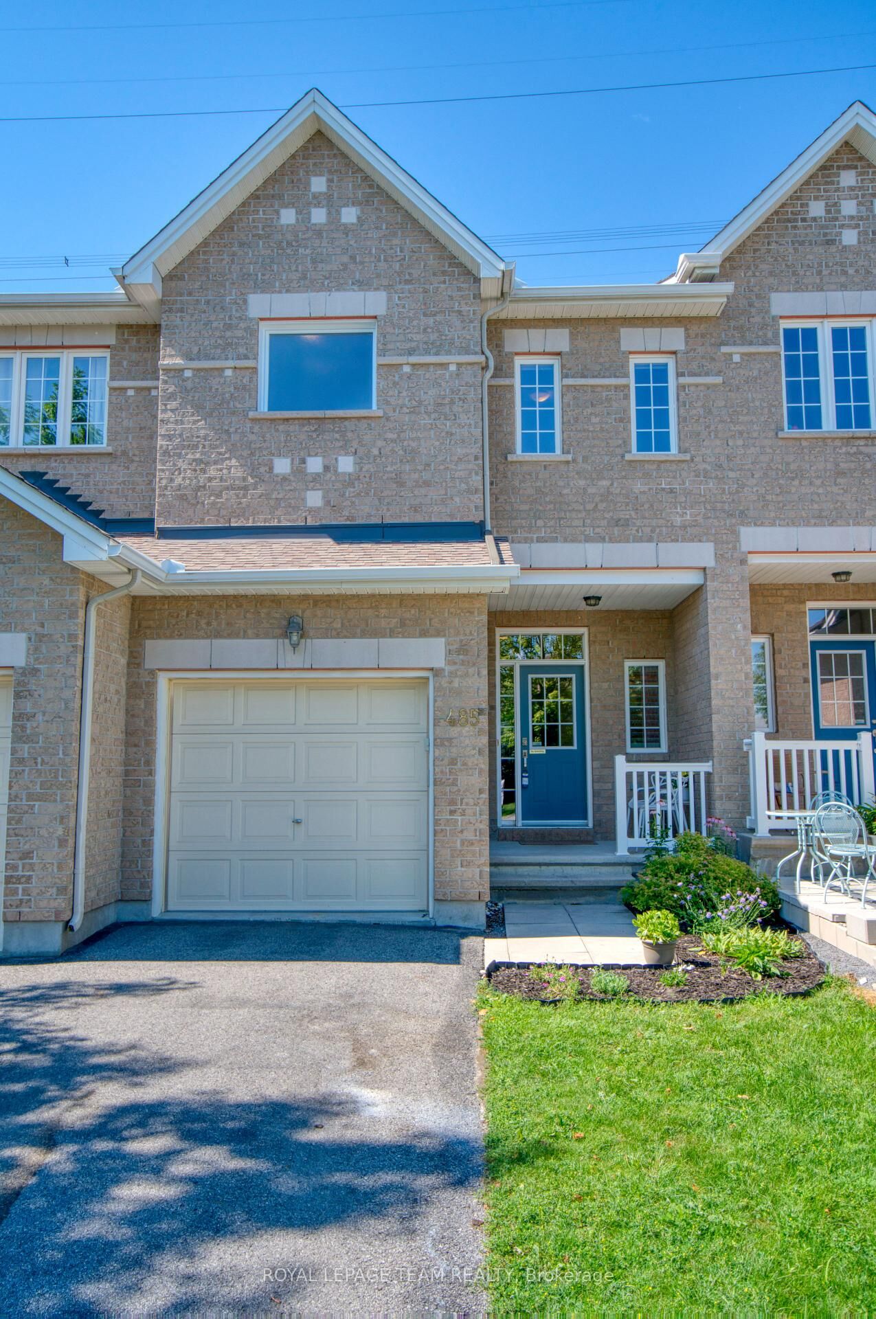 Property Photo: 485 Foxhall Way ON K2M 0G2