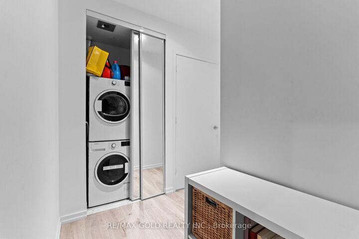 Property Photo: 1000 Portage Parkway 502 ON L4K 0L1
