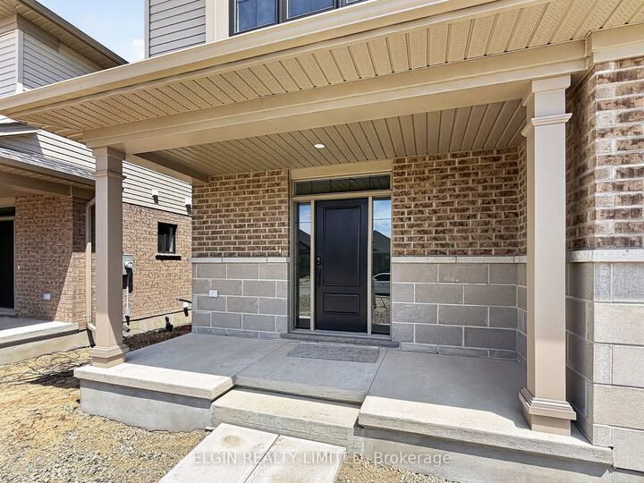 Property Photo:  30 Hemlock Crescent  ON N5H 0C1 