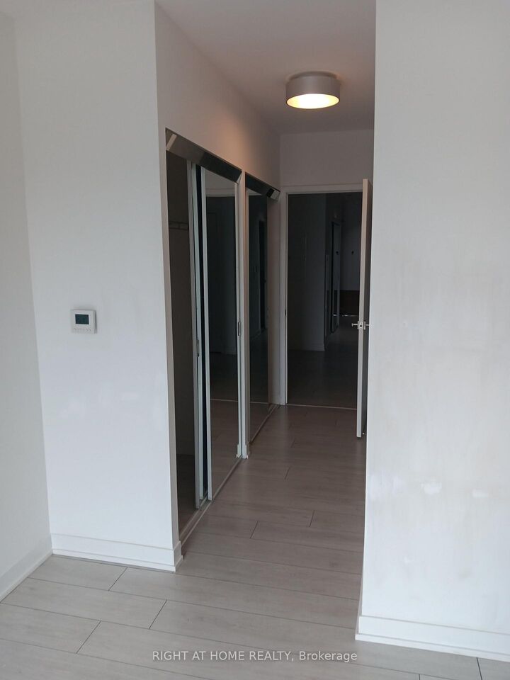 Property Photo:  31 Tippett Road 619  ON M3H 0C8 