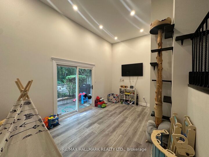 Property Photo: 51 Paulander Drive 108 ON N2M 5E5
