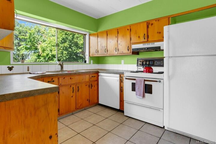 Property Photo: 1746 &Amp 1756 Meredith Rd BC V9S 2M4