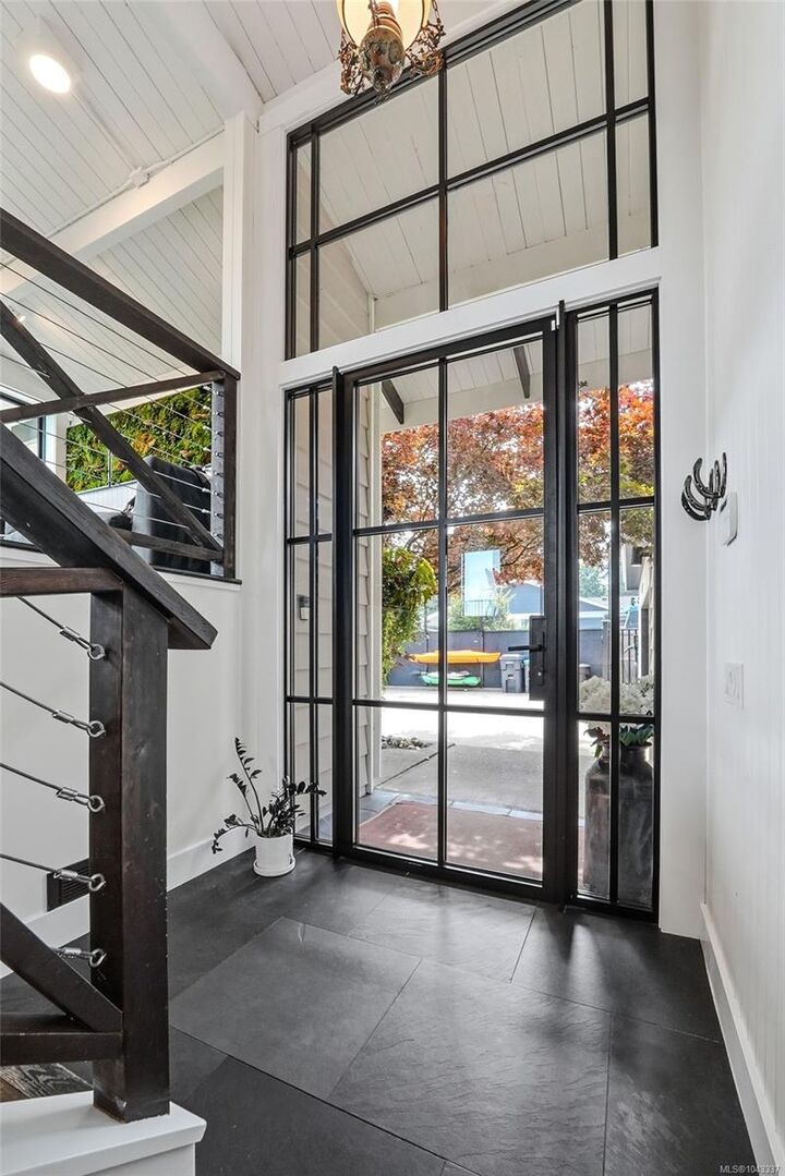 Property Photo: 654 Hawthorne Rise BC V9P 2A1