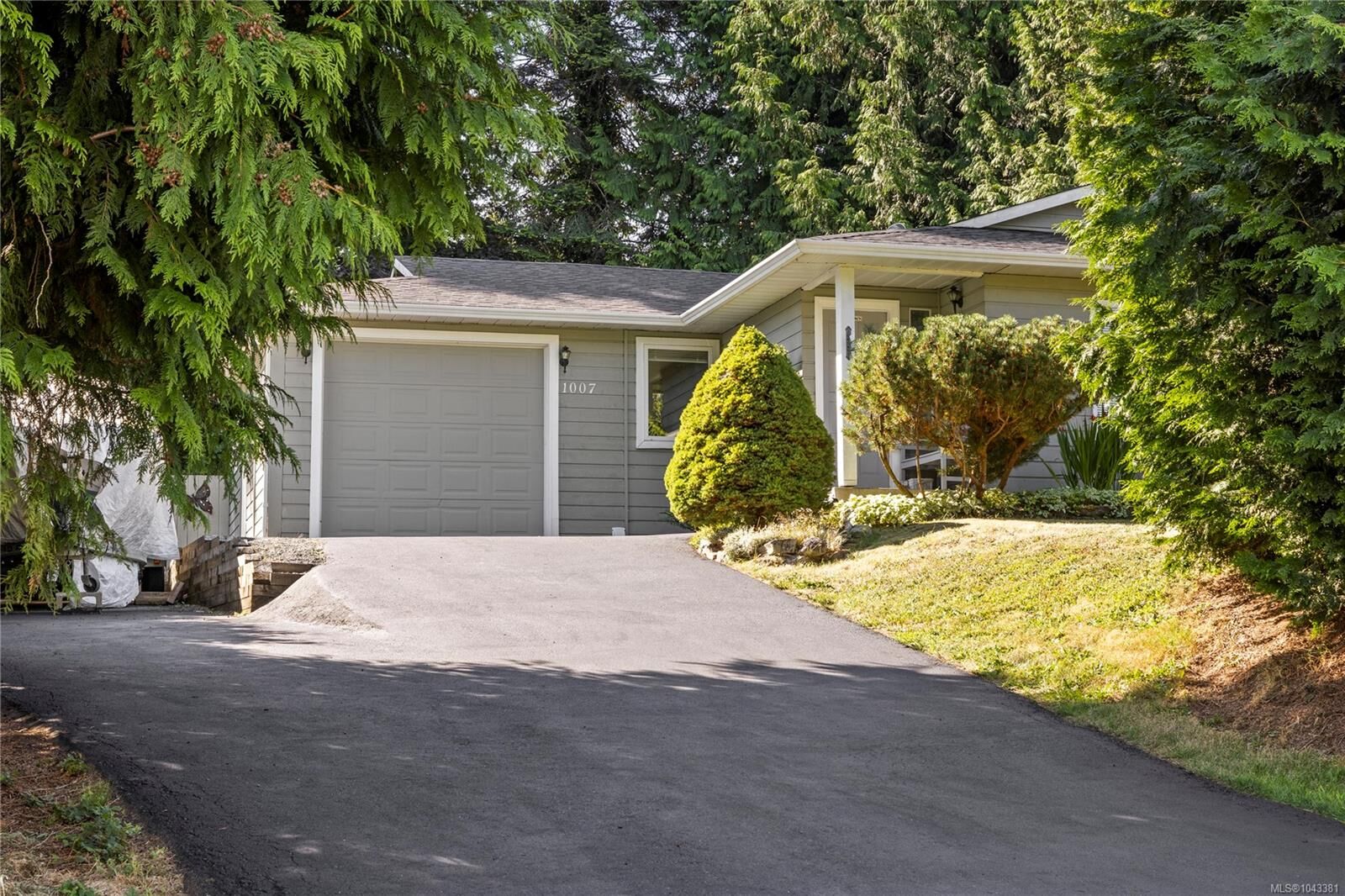 Property Photo: 1007 Centre Cres BC V9K 2G6