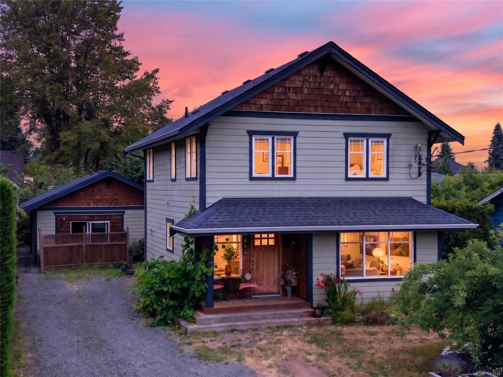 Property Photo: 2792 Derwent Ave BC V0R 1S0