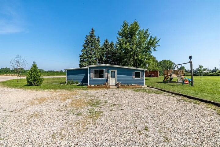 Property Photo: 12502 Golf Course Line ON N0P 2C0