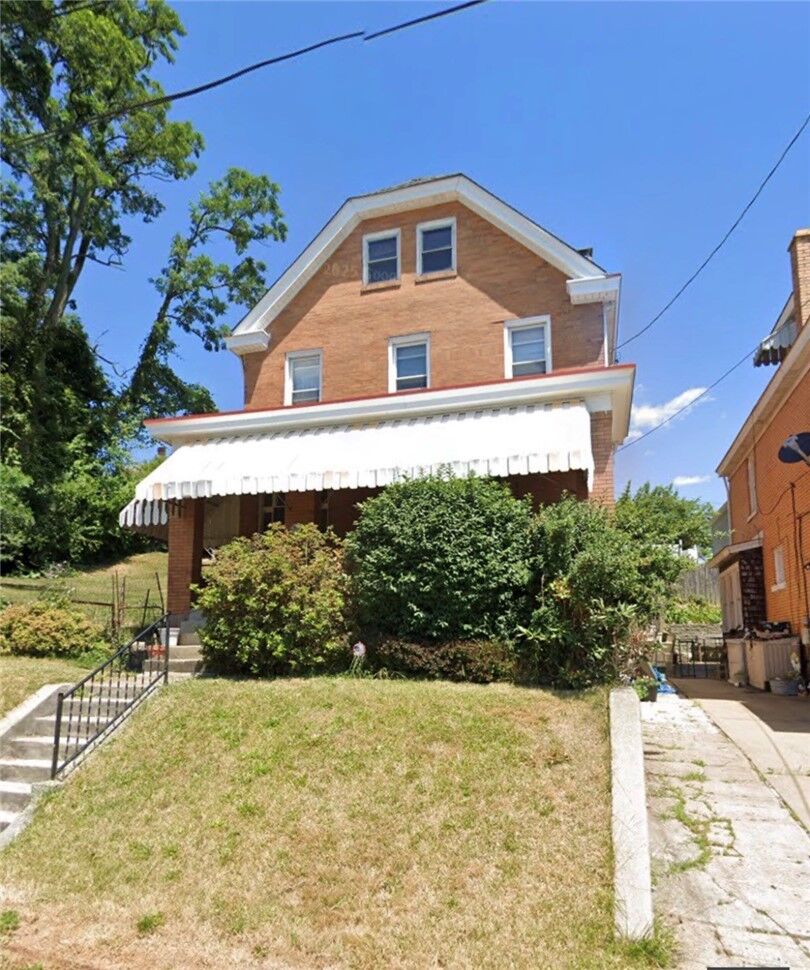 Property Photo:  2615 Elsie St  PA 15210 