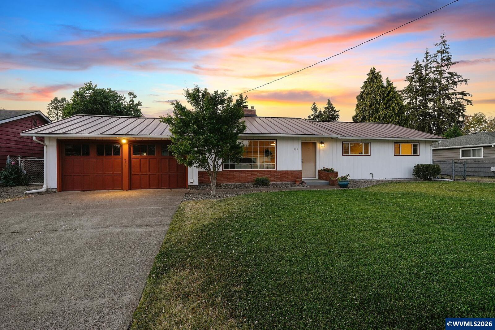 Property Photo: 797 Apple Blossom Av NE OR 97303