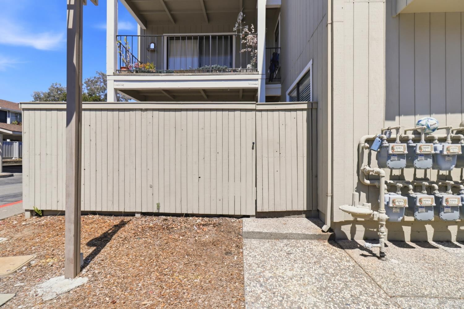 Property Photo: 8 Lakeview Court CA 94947