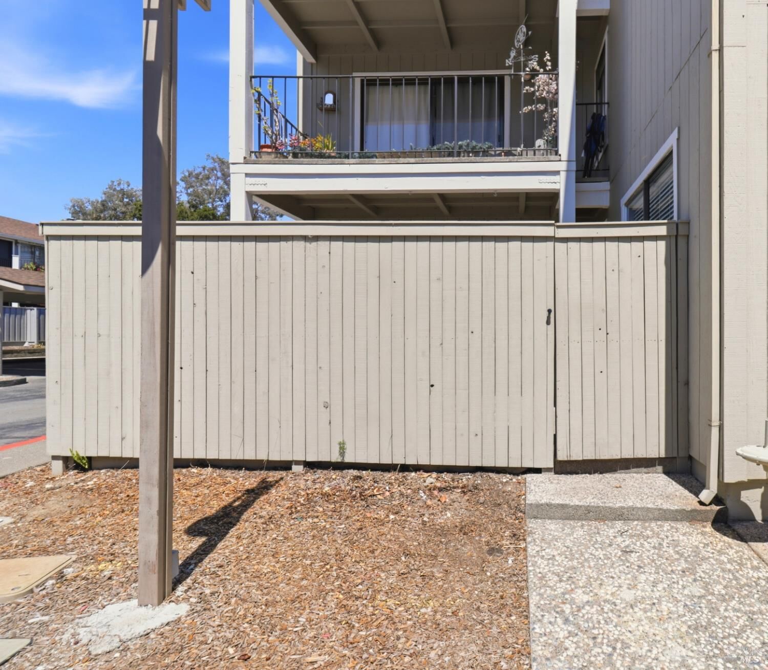 Property Photo: 8 Lakeview Court CA 94947