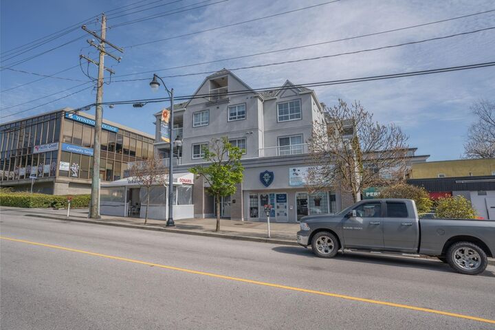 723 Twelfth Street 206 — photo 1